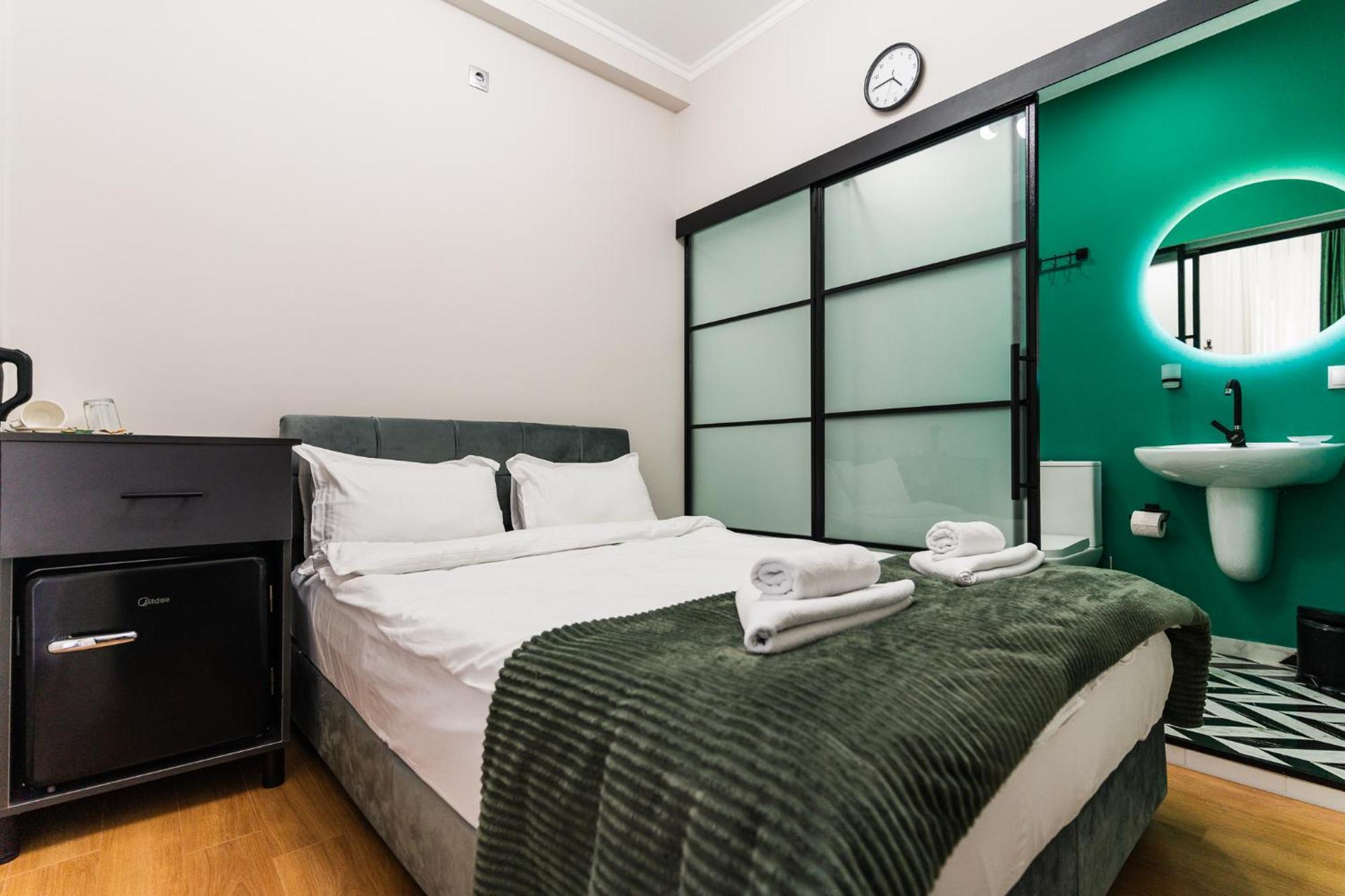 Trinity Hotel Тбилиси Екстериор снимка